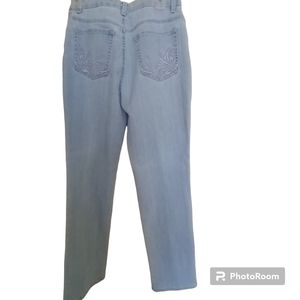 Women's Gloria Vanderbilt Amanda designer jeans size 6 missy light blue denim